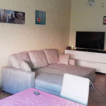 Flamingo House Vila Quartu SantʼElena Exterior foto